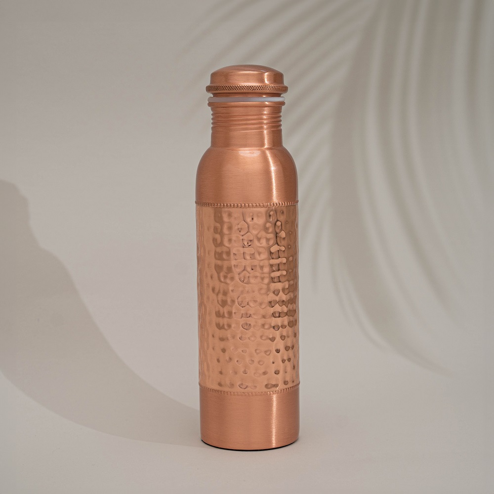 Koperen waterfles dot gehamerde rand - 950 ml - in luxe geschenkverpakking - Afbeelding 2