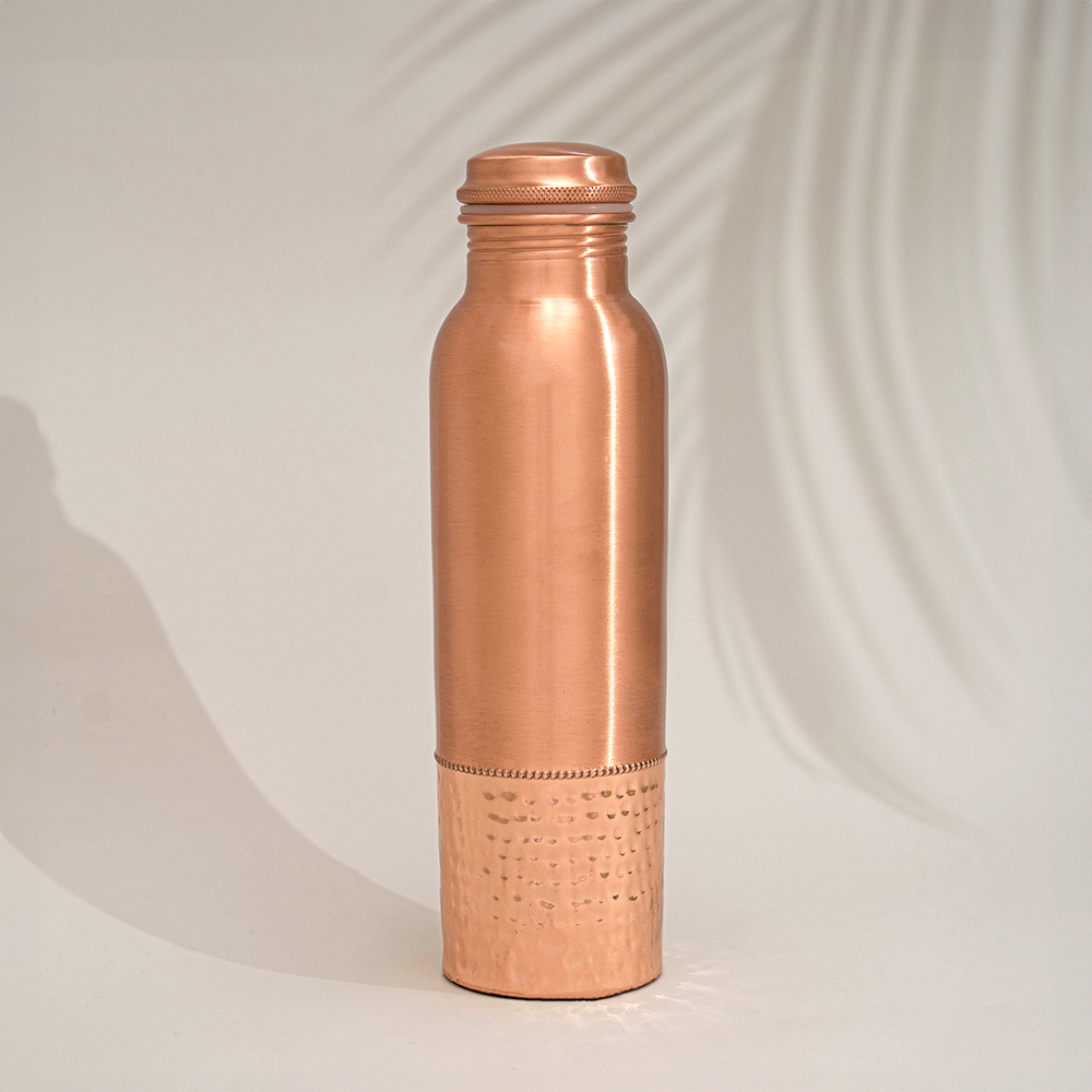 Koperen waterfles gehamerde rand onder - 950 ml - in luxe geschenkverpakking - Afbeelding 5